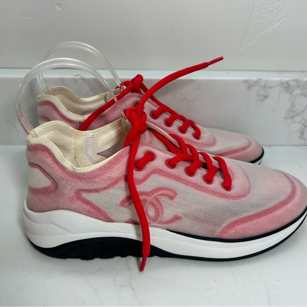 NEW Chanel Women's CC Low-Top Sneakers Mesh Lycra Red White EU 40 US 9.5-10 - Picture 6 of 10